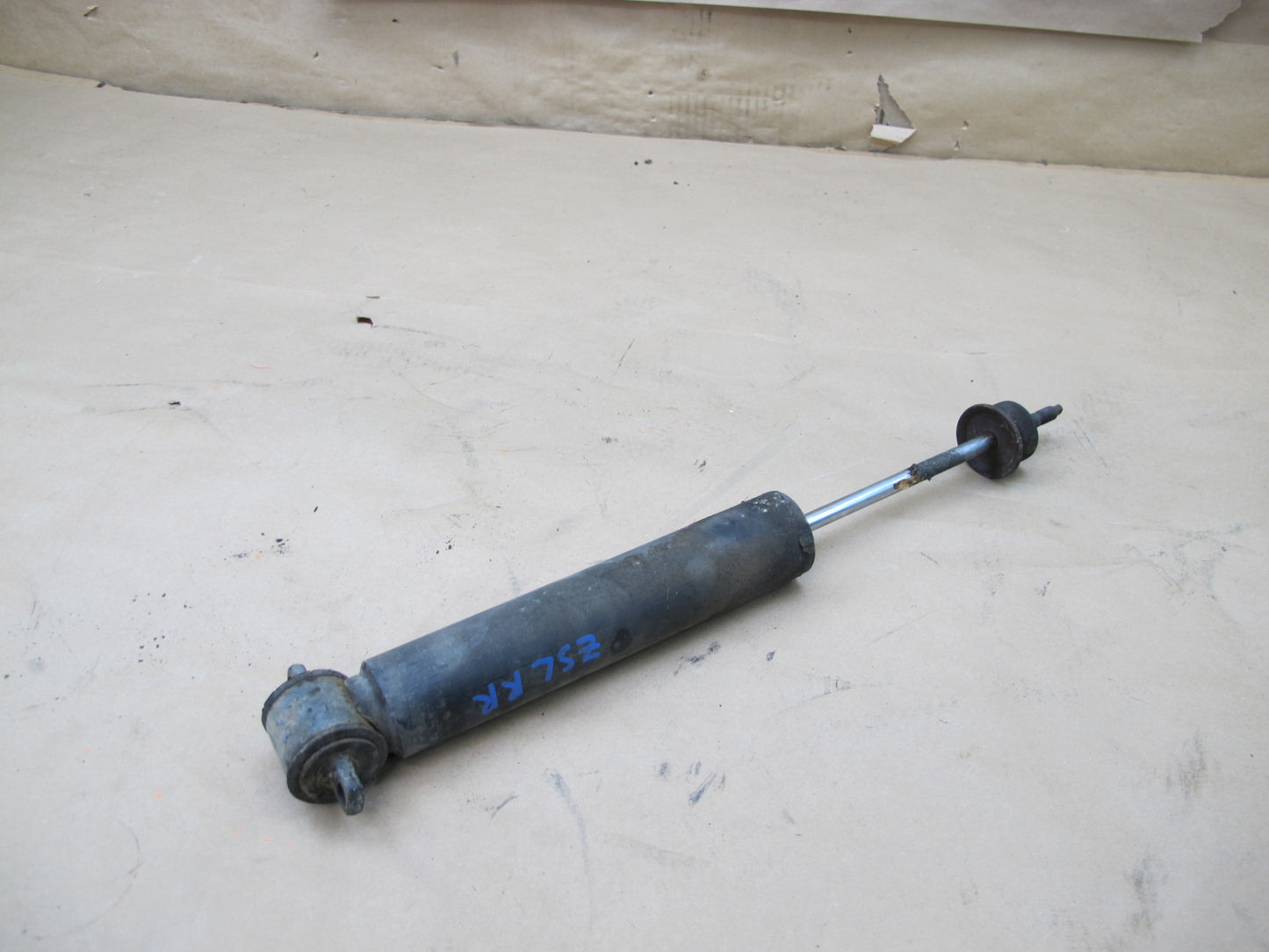 73-85 MERCEDES R107 SET OF 2 REAR LEFT & RIGHT STRUT SHOCK ABSORBER OEM