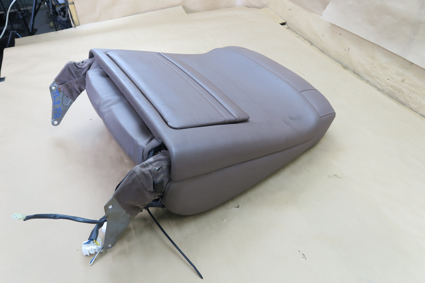 90-92 LEXUS UCF10 LS400 FRONT RIGHT SEAT UPPER BACKREST LEATHER CUSHION OEM