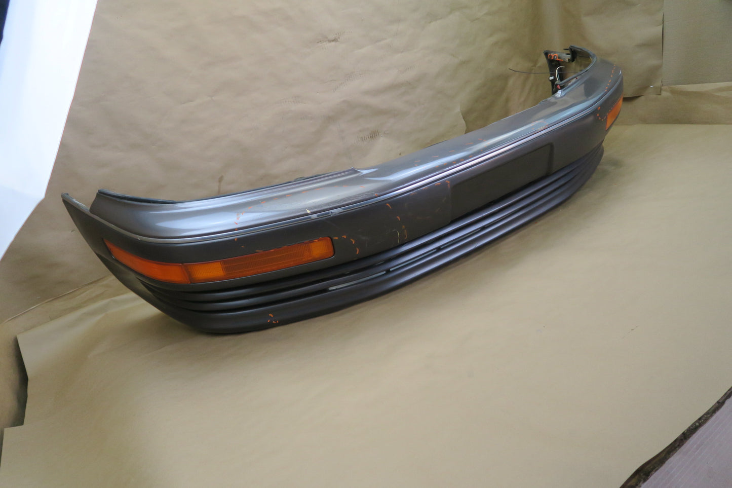 90-94 LEXUS UCF10 LS400 FRONT BUMPER COVER W MARKER LIGHTS OEM