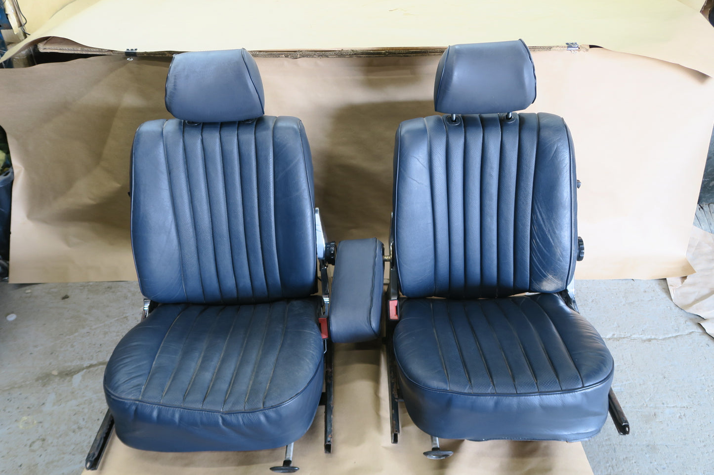 73-85 MERCEDES R107 SET OF 2 FRONT LEFT & RIGHT LEATHER SEAT OEM