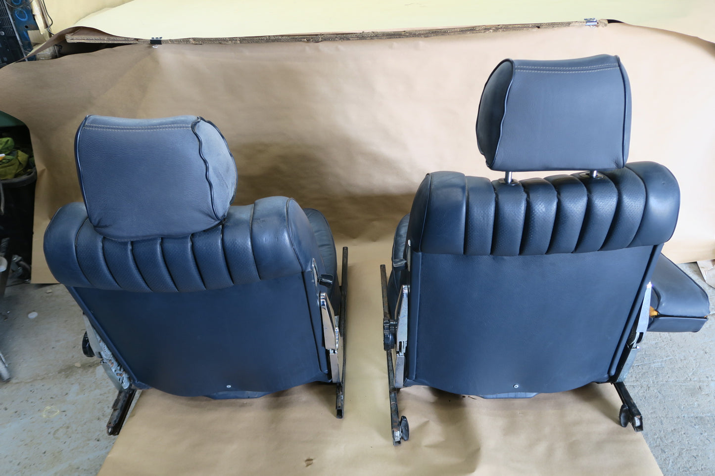 73-85 MERCEDES R107 SET OF 2 FRONT LEFT & RIGHT LEATHER SEAT OEM