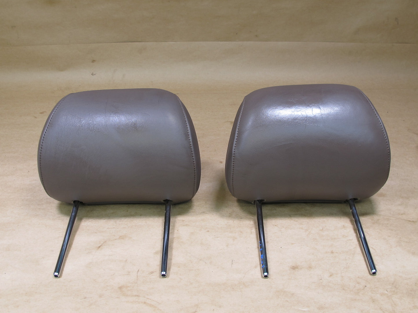 90-94 LEXUS UCF10 LS400 SET OF 2 FRONT LEFT & RIGHT LEATHER HEADREST OEM