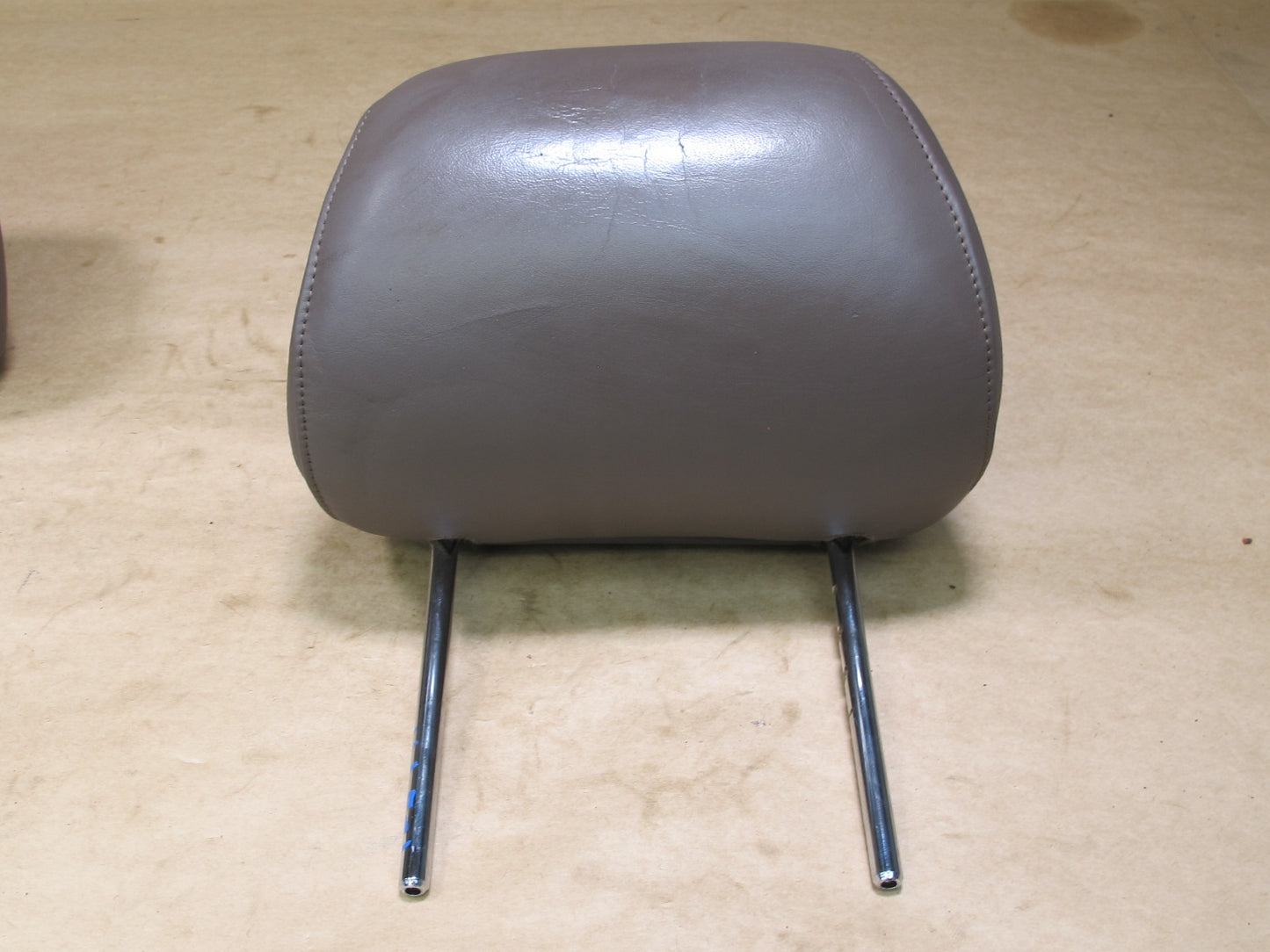 90-94 LEXUS UCF10 LS400 SET OF 2 FRONT LEFT & RIGHT LEATHER HEADREST OEM