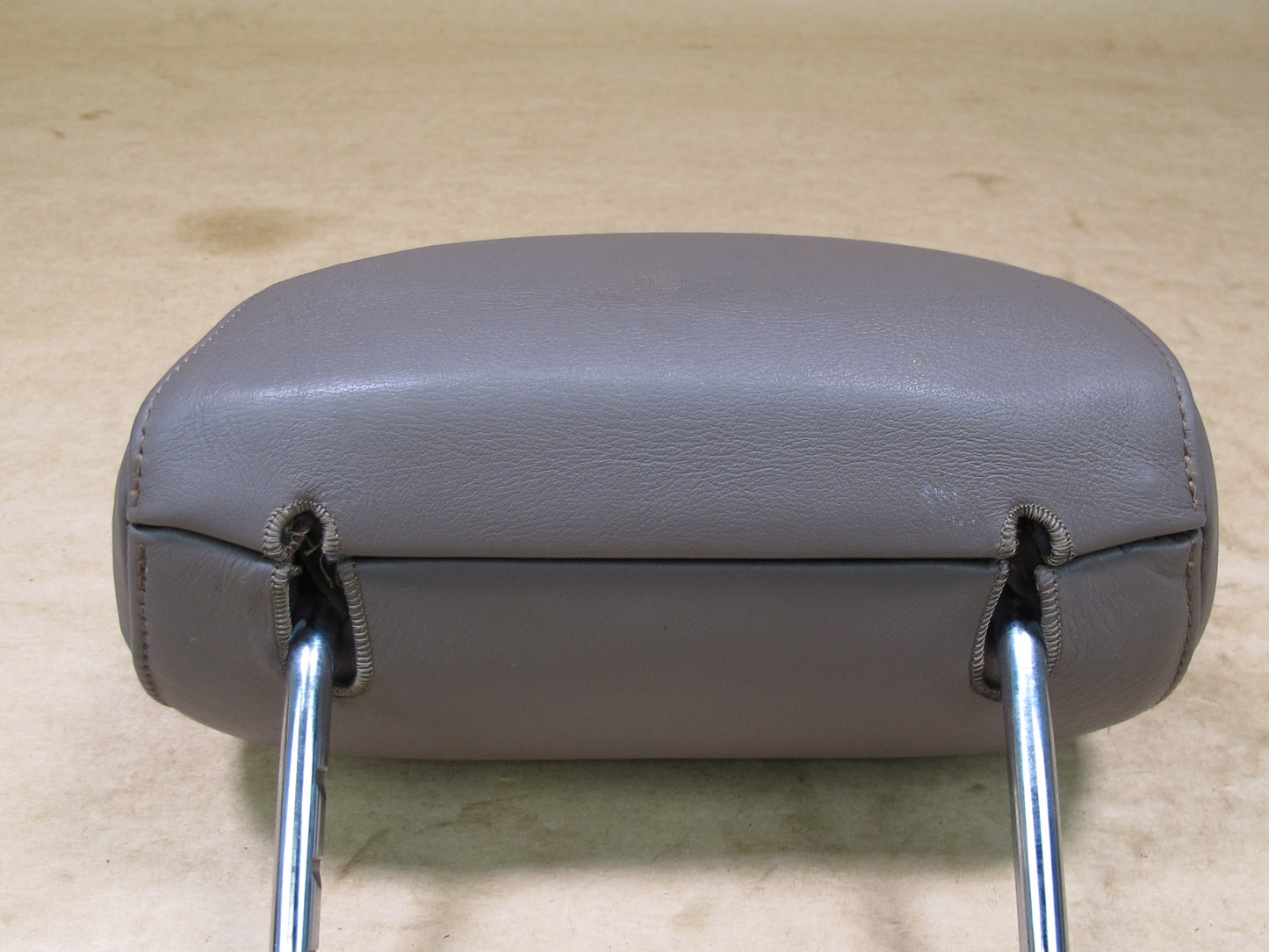 90-94 LEXUS UCF10 LS400 SET OF 2 FRONT LEFT & RIGHT LEATHER HEADREST OEM