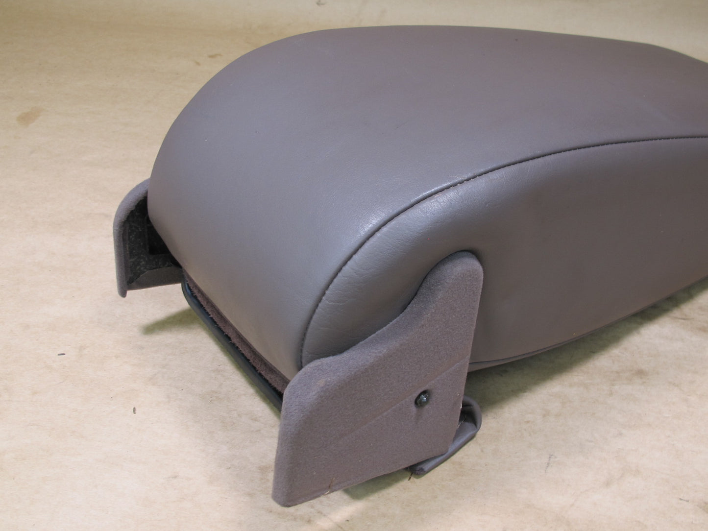 90-94 LEXUS UCF10 LS400 REAR SEAT LEATHER ARMREST OEM