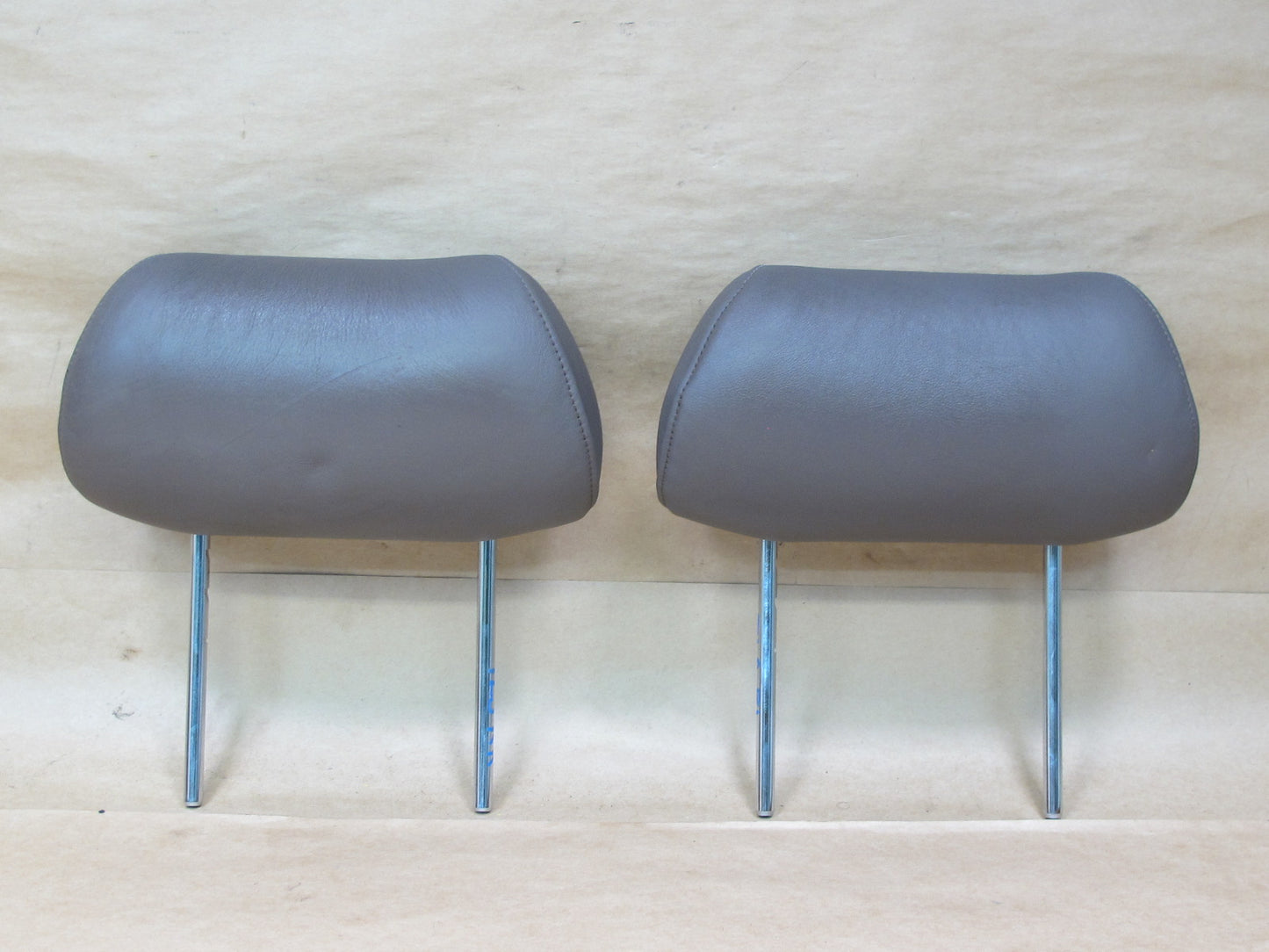 90-92 LEXUS UCF10 LS400 SET OF 2 REAR LEFT & RIGHT LEATHER HEADREST OEM