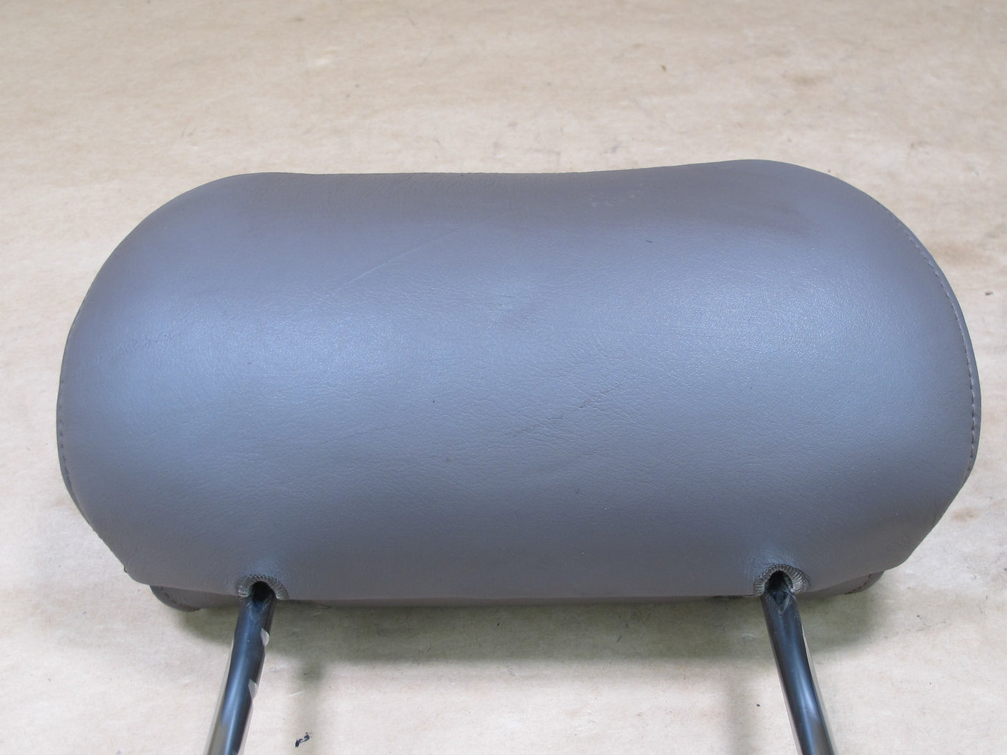 90-92 LEXUS UCF10 LS400 SET OF 2 REAR LEFT & RIGHT LEATHER HEADREST OEM