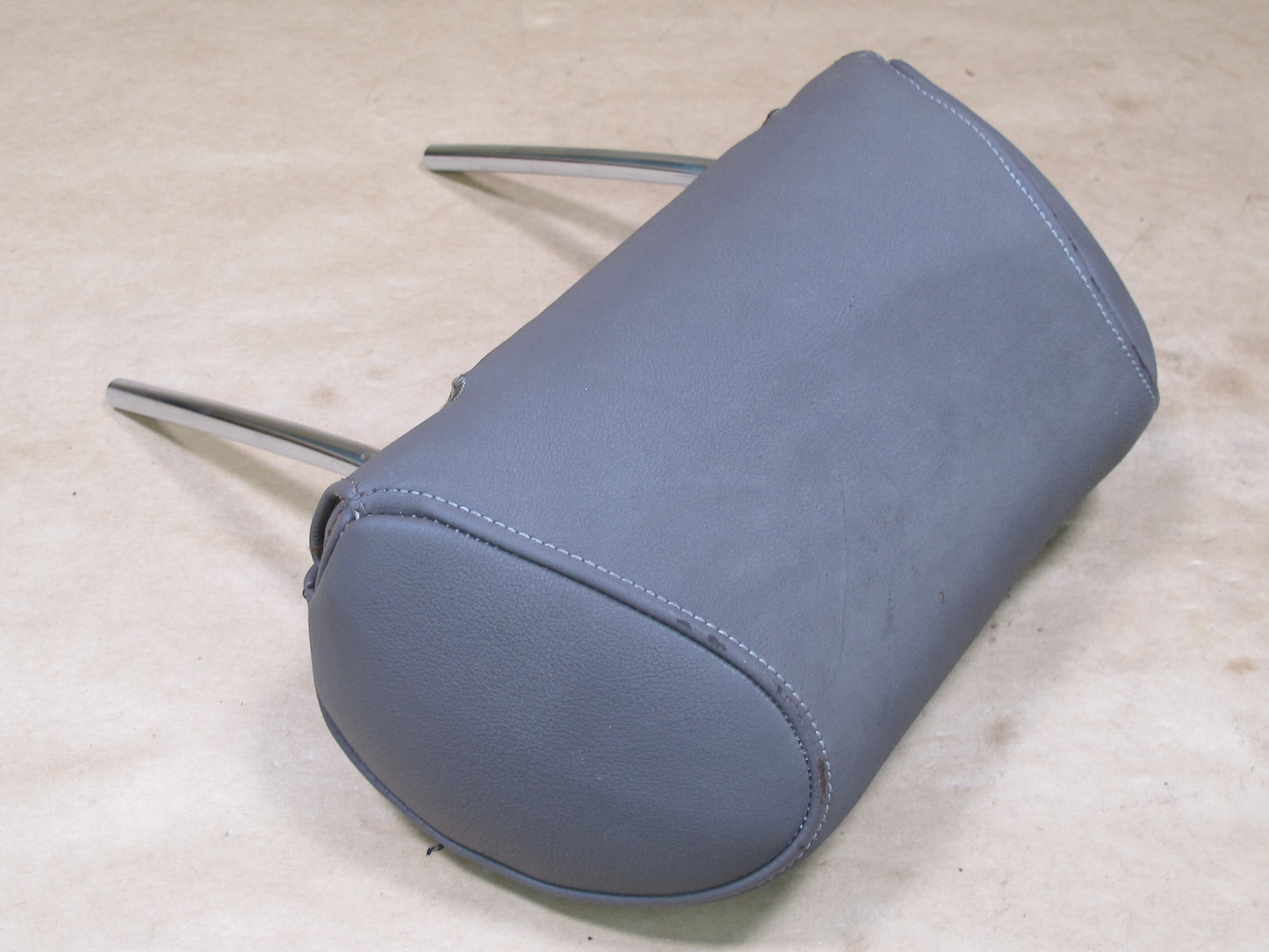 90-92 LEXUS UCF10 LS400 SET OF 2 REAR LEFT & RIGHT LEATHER HEADREST OEM