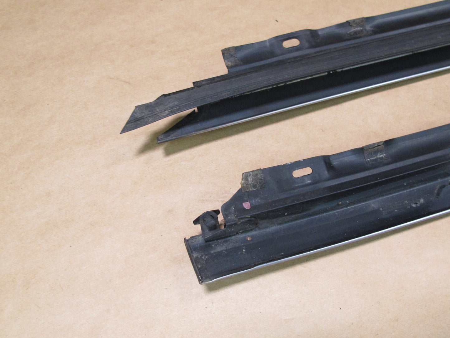 90-94 LEXUS UCF10 LS400 SET OF 2 FRONT WINDSHIELD TRIM MOLDING COVER OEM