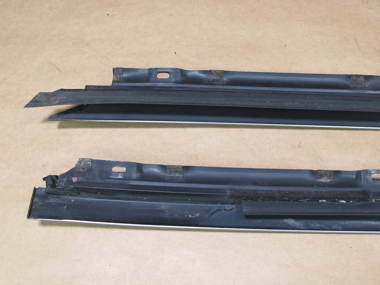 90-94 LEXUS UCF10 LS400 SET OF 2 FRONT WINDSHIELD TRIM MOLDING COVER OEM