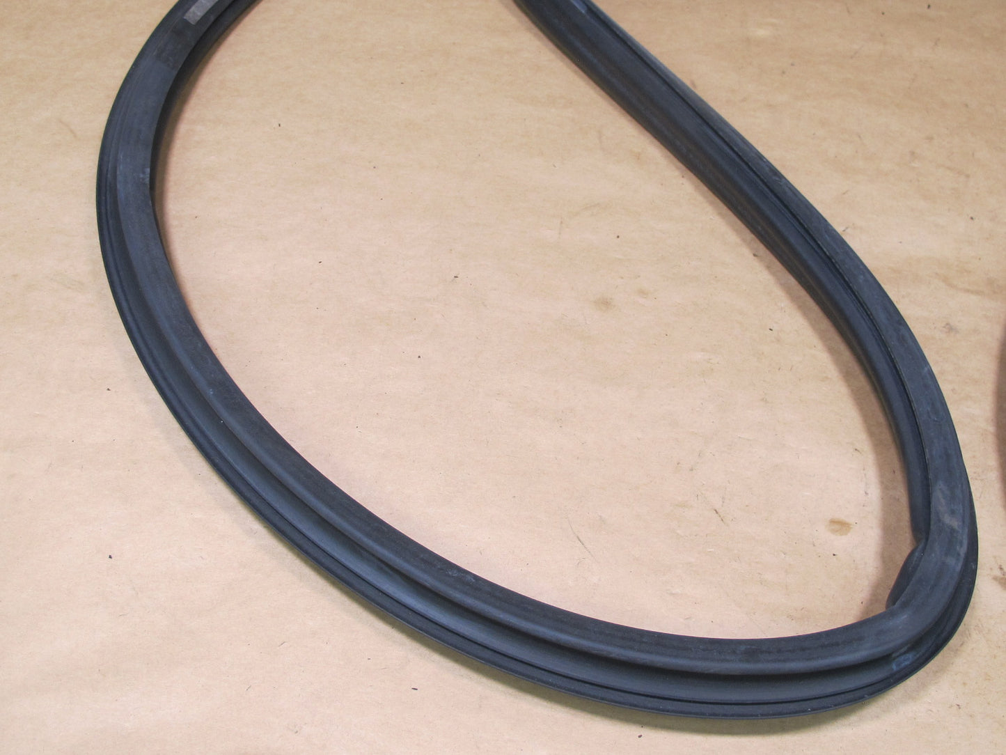 90-94 LEXUS UCF10 LS400 FRONT RIGHT DOOR WEATHERSTRIP RUBBER SEAL OEM