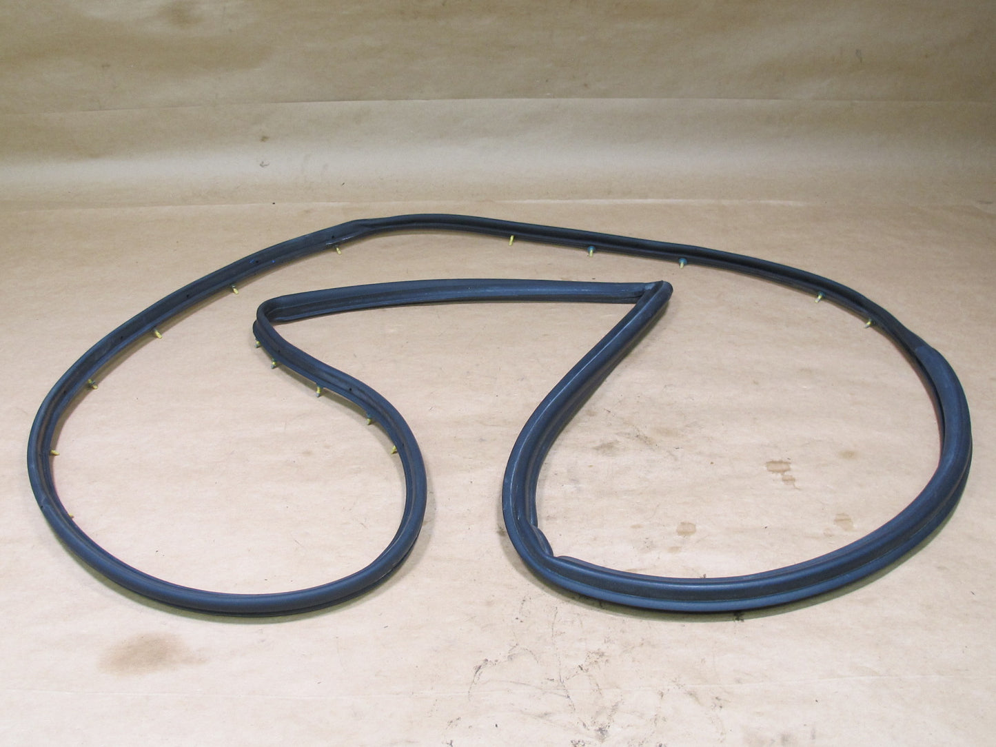 90-94 LEXUS UCF10 LS400 FRONT RIGHT DOOR WEATHERSTRIP RUBBER SEAL OEM