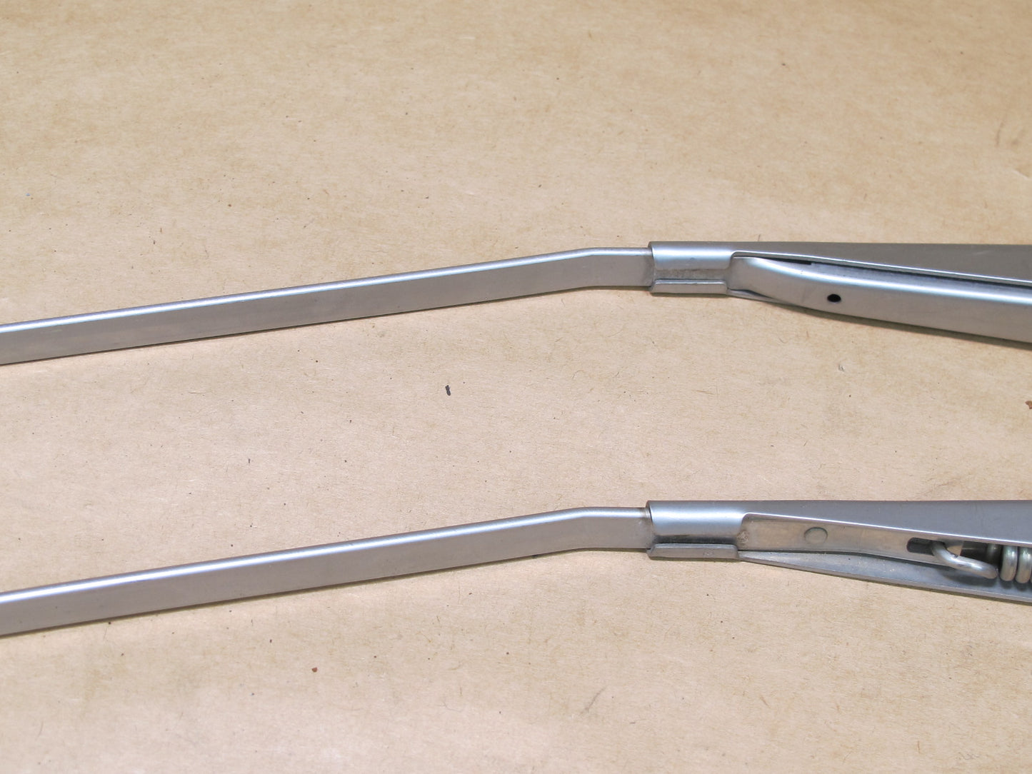 73-85 MERCEDES R107 SET OF 2 FRONT LEFT & RIGHT WIPER ARM OEM