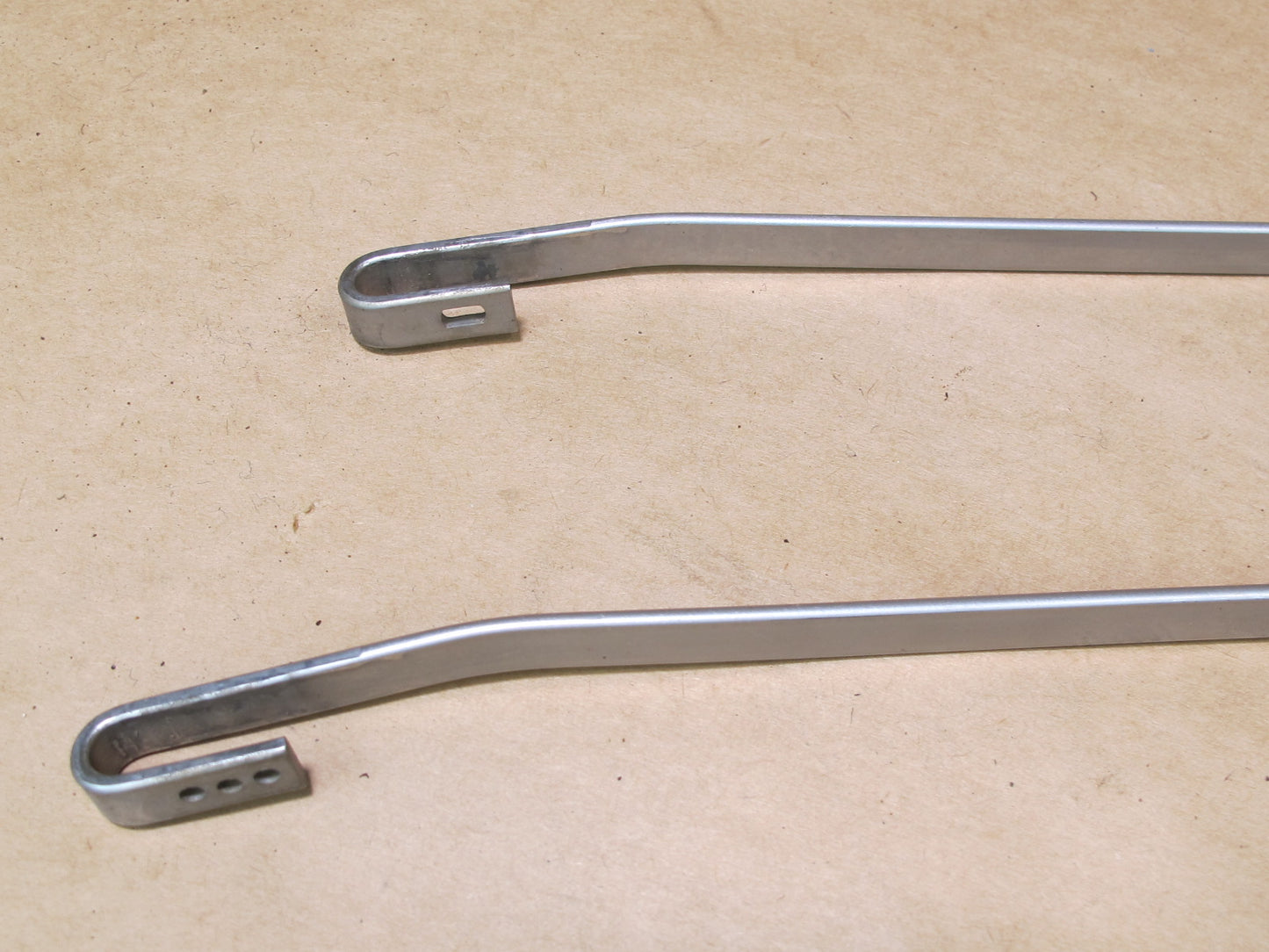 73-85 MERCEDES R107 SET OF 2 FRONT LEFT & RIGHT WIPER ARM OEM