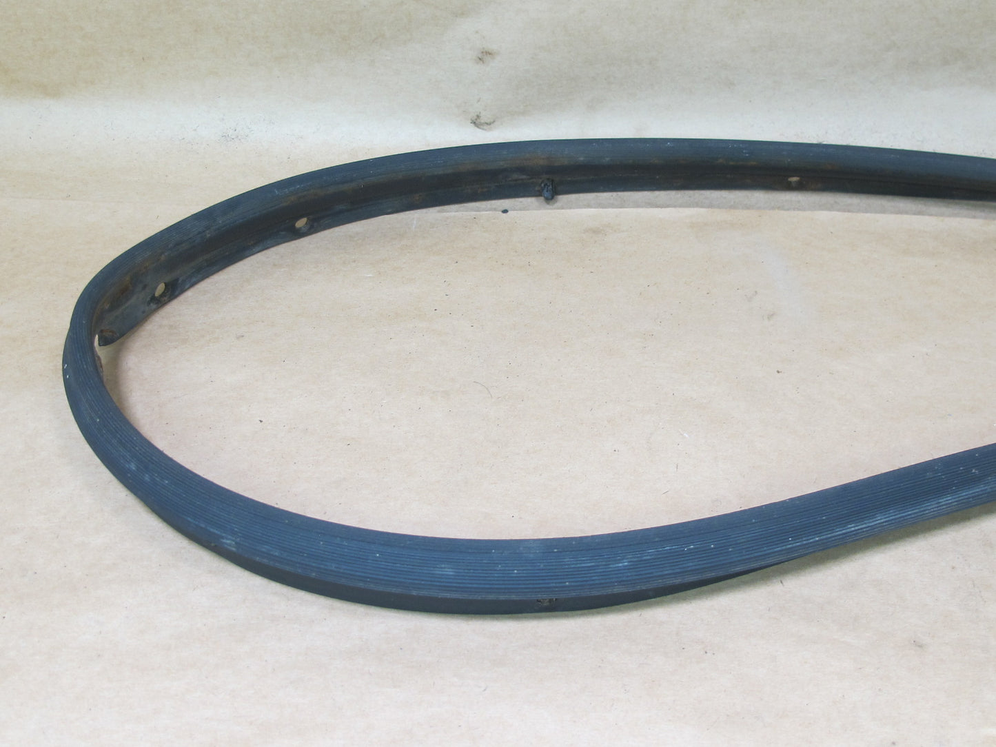 73-85 MERCEDES R107 REAR HARDTOP WEATHERSTRIP RUBBER SEAL OEM