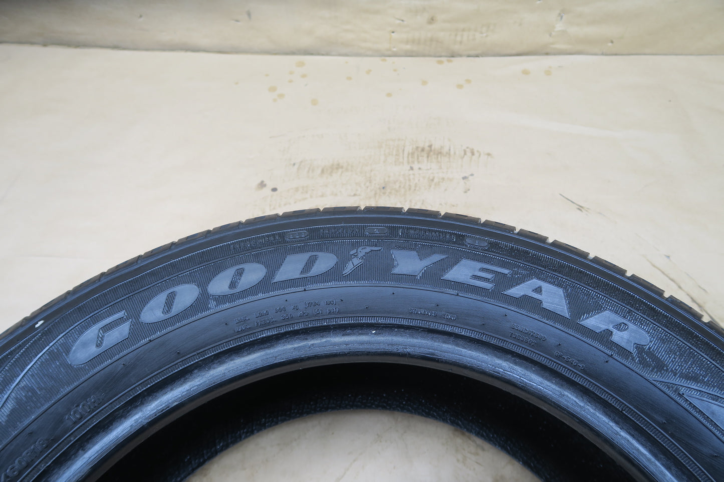 SET OF 2 GOODYEAR ASSURANCE A/S TIRE 225/60 R18 100H 6/32 5120 1621