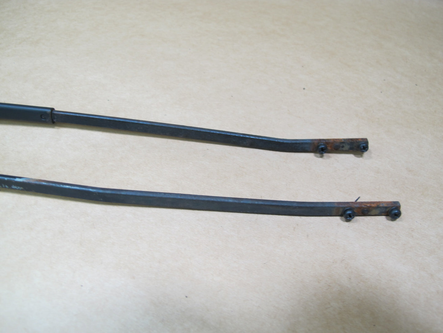 86-88 TOYOTA SUPRA MK3 SET OF 2 FRONT LEFT & RIGHT WINDSHIELD WIPER ARM OEM