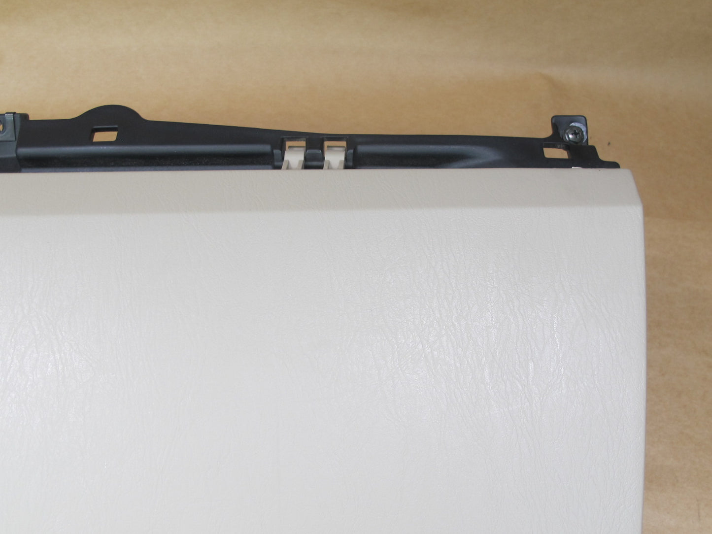 2003-2009 LEXUS UZJ120L GX470 DASH GLOVE BOX COMPARTMENT STORAGE