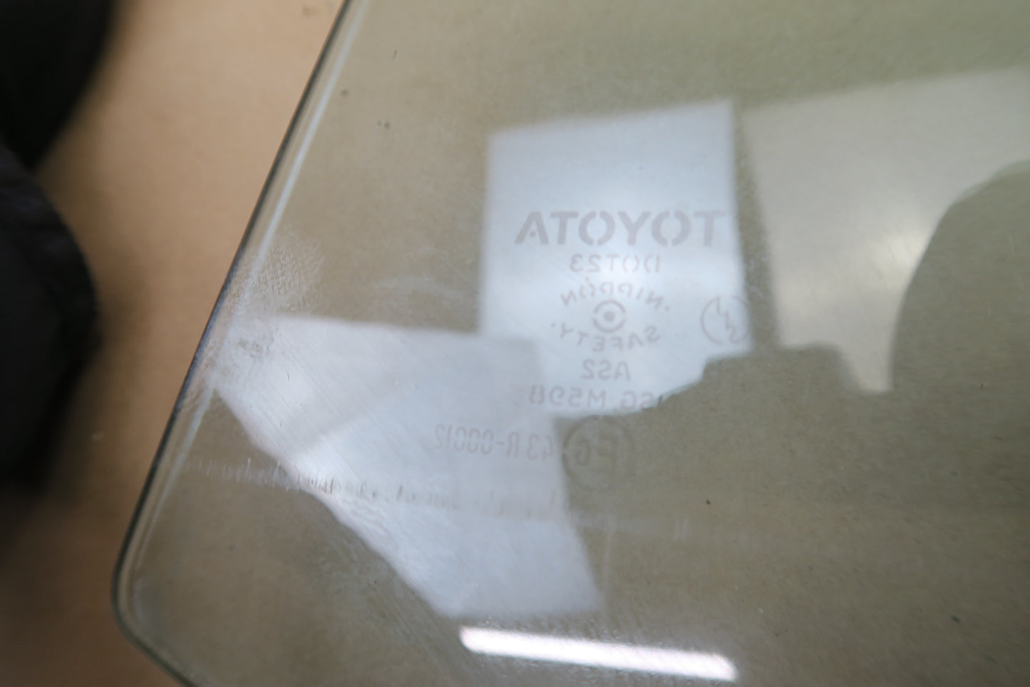 86-92 TOYOTA SUPRA MK3 RIGHT PASSENGER DOOR GLASS WINDOW OEM