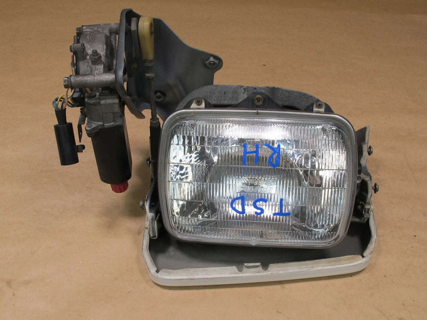 86-88 TOYOTA SUPRA MK3 FRONT RIGHT HEADLIGHT POP UP LAMP W COVER & MOTOR OEM