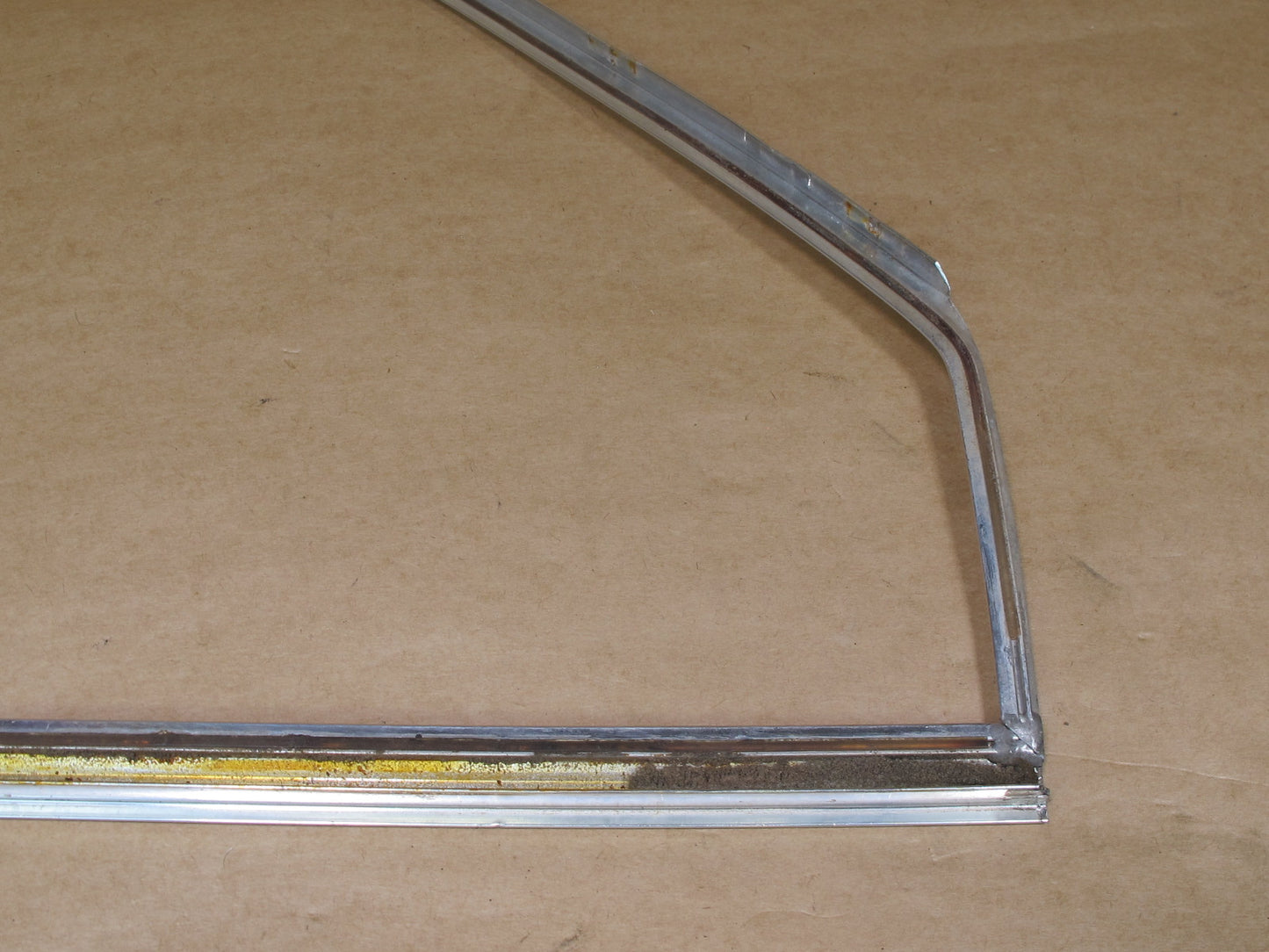 73-85 MERCEDES R107 LEFT HARD TOP WINDOW CHROME TRIM MOLDING COVER SET OEM