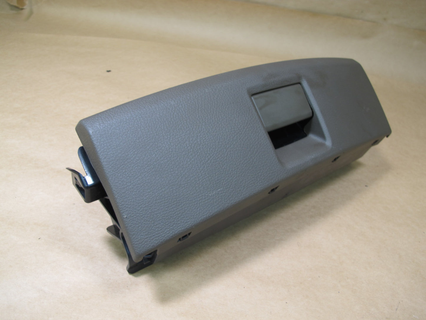 2011-2018 PORSCHE CAYENNE 958 FRONT LEFT OR RIGHT SEAT LOWER TRAY STORAGE