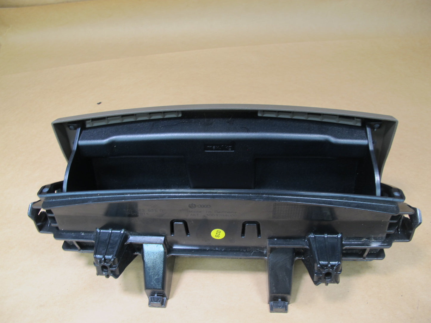 2011-2018 PORSCHE CAYENNE 958 FRONT LEFT OR RIGHT SEAT LOWER TRAY STORAGE