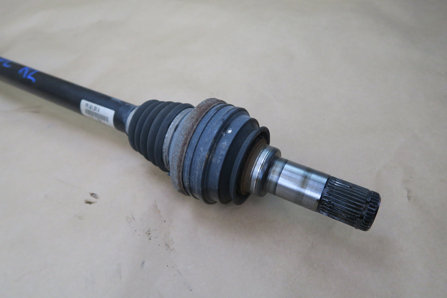 2011-2014 PORSCHE CAYENNE 958 4.8L TURBO REAR LEFT SUSPENSION AXLE SHAFT