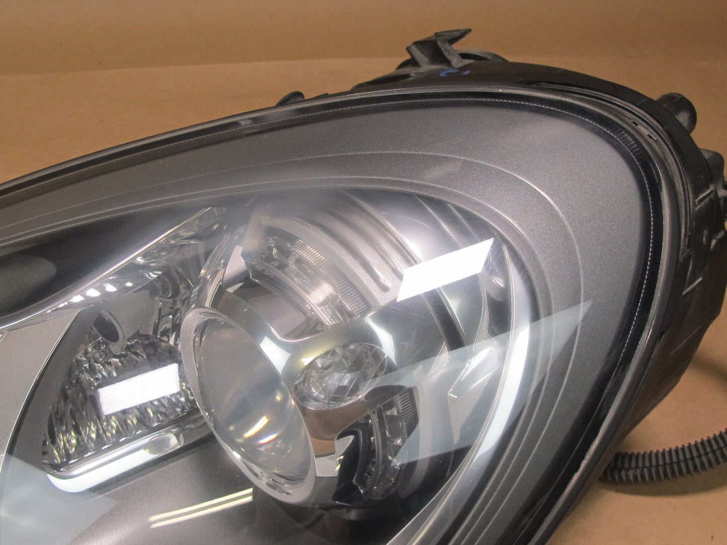 2011-2014 PORSCHE CAYENNE 958 FRONT XENON HEADLIGHT LAMP W BALLAST SET OF 2