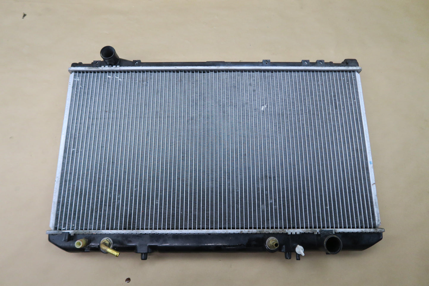 90-94 LEXUS UCF10 LS400 ENGINE COOLING RADIATOR OEM