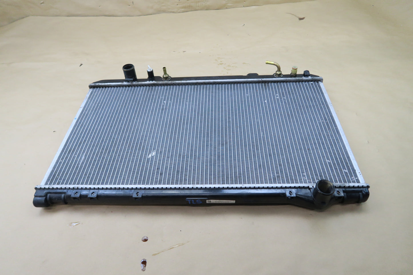 90-94 LEXUS UCF10 LS400 ENGINE COOLING RADIATOR OEM