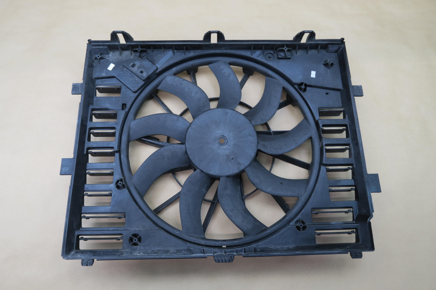 2011-2018 PORSCHE CAYENNE 958 ENGINE COOLING FAN MOTOR SHROUD 7P0121207A