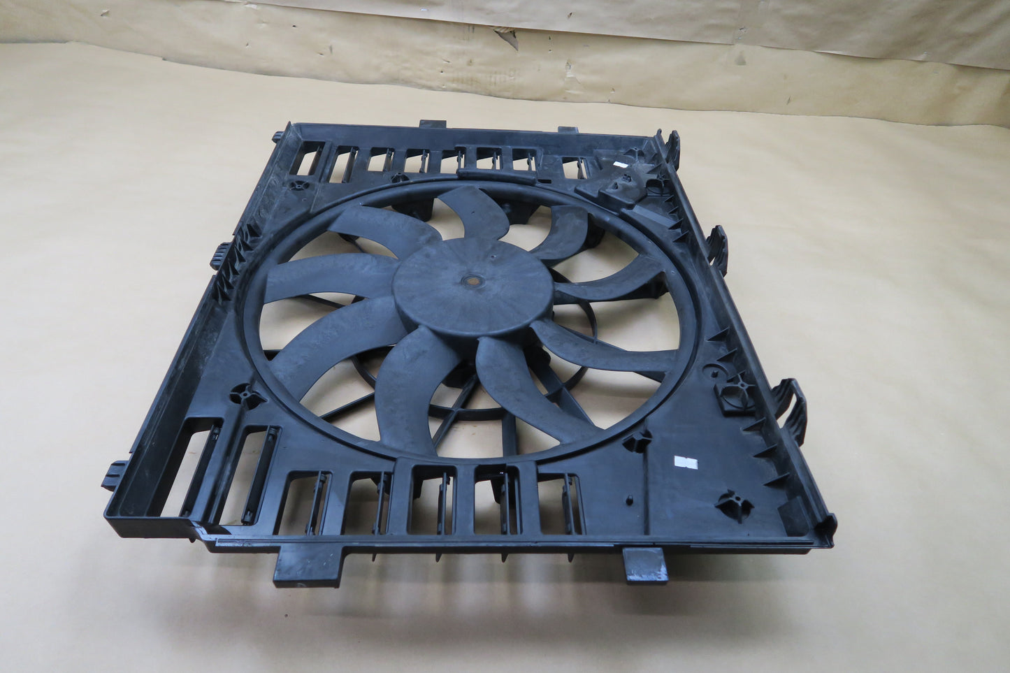 2011-2018 PORSCHE CAYENNE 958 ENGINE COOLING FAN MOTOR SHROUD 7P0121207A