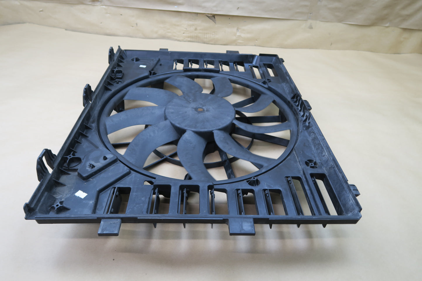 2011-2018 PORSCHE CAYENNE 958 ENGINE COOLING FAN MOTOR SHROUD 7P0121207A