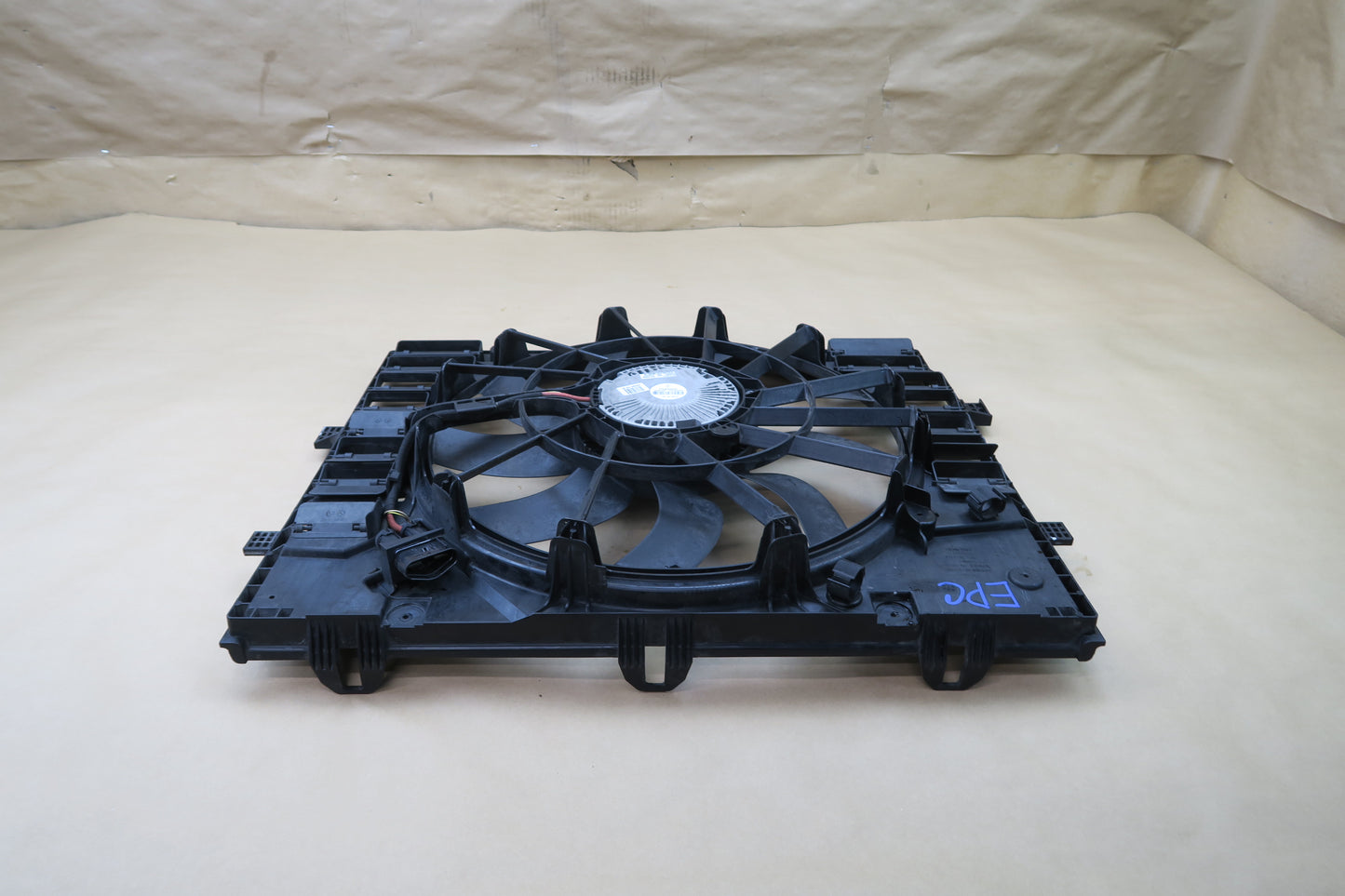 2011-2018 PORSCHE CAYENNE 958 ENGINE COOLING FAN MOTOR SHROUD 7P0121207A