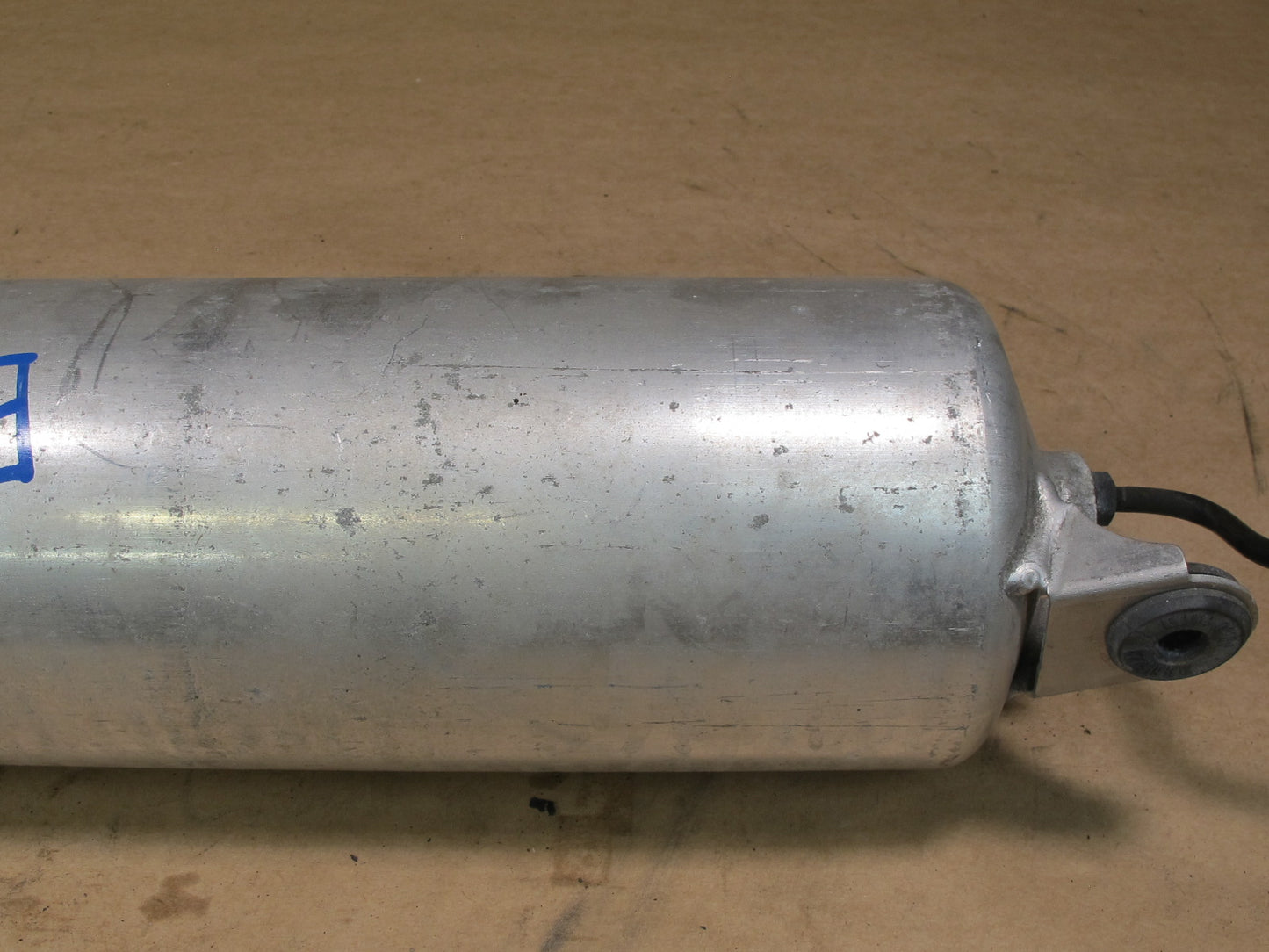 2011-2018 PORSCHE CAYENNE 958 AIR SUSPENSION TANK RESERVOIR 7P0616201A