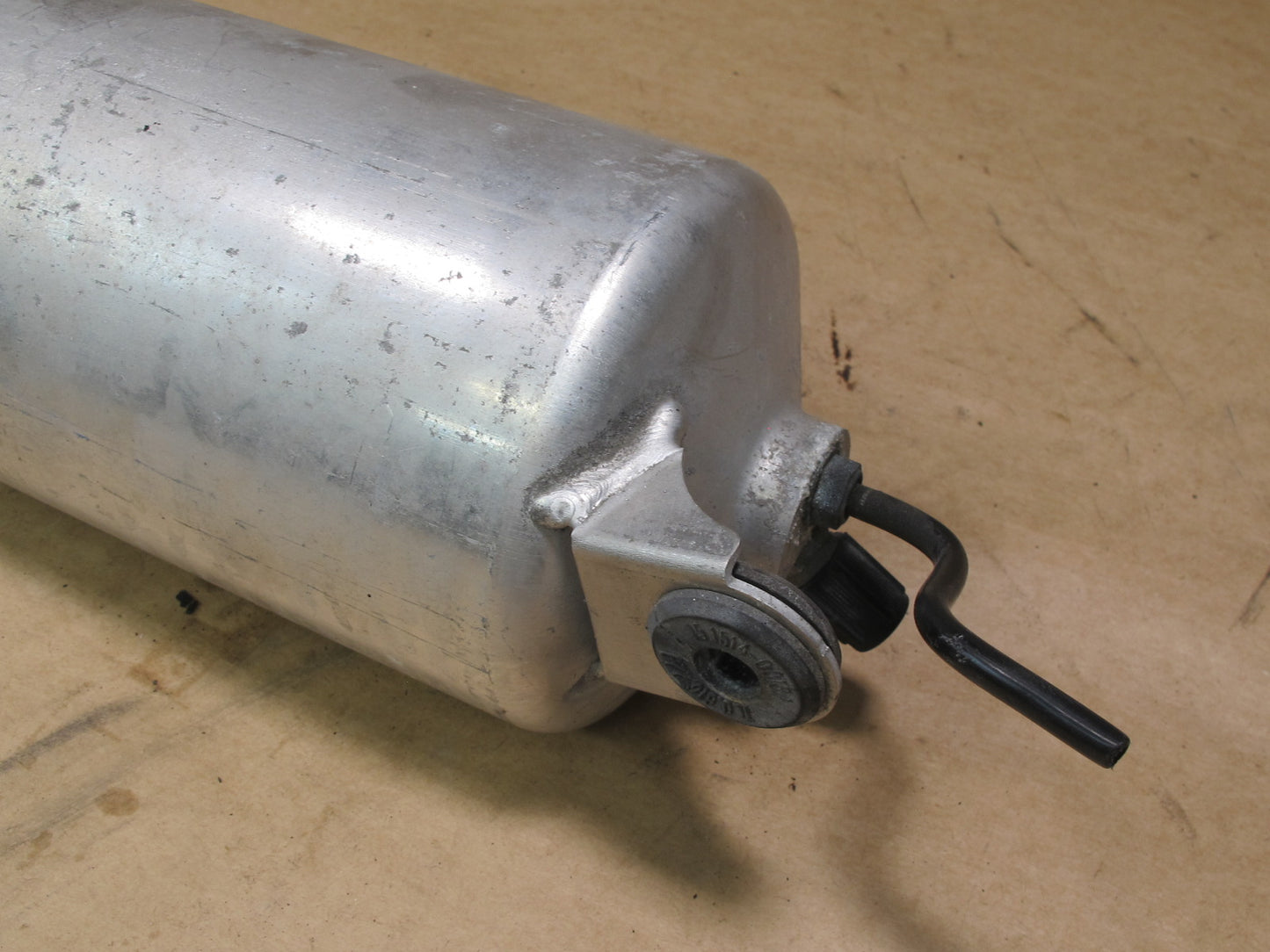 2011-2018 PORSCHE CAYENNE 958 AIR SUSPENSION TANK RESERVOIR 7P0616201A