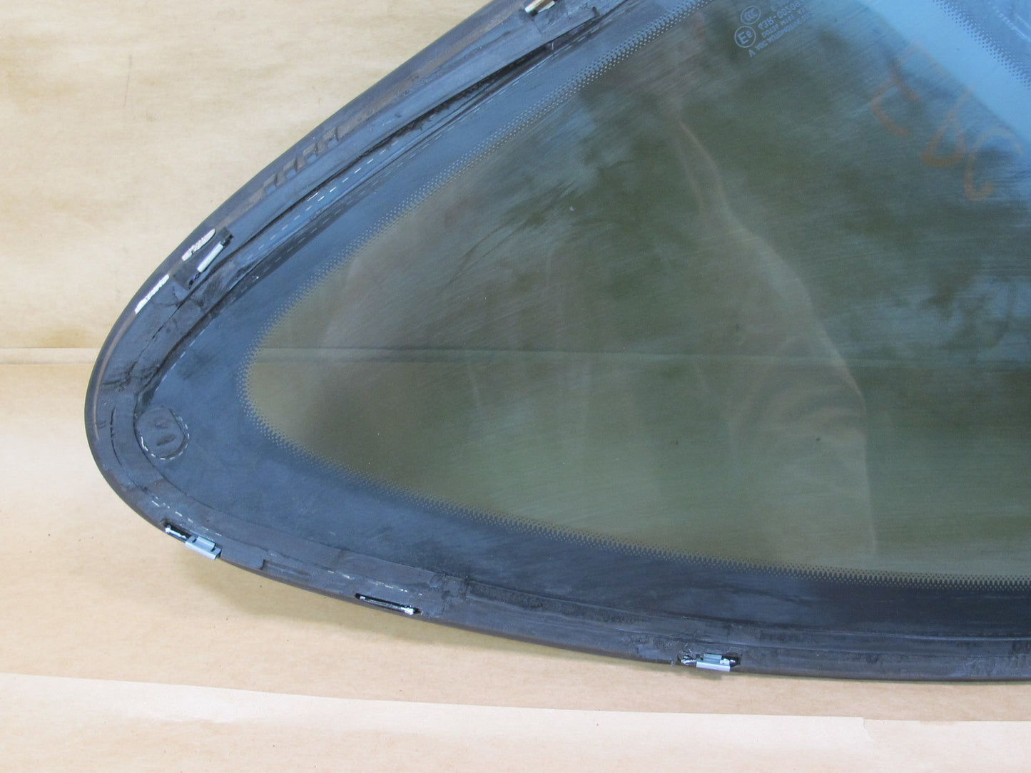 2011-2018 PORSCHE CAYENNE 958 REAR RIGHT DOOR QUARTER GLASS WINDOW