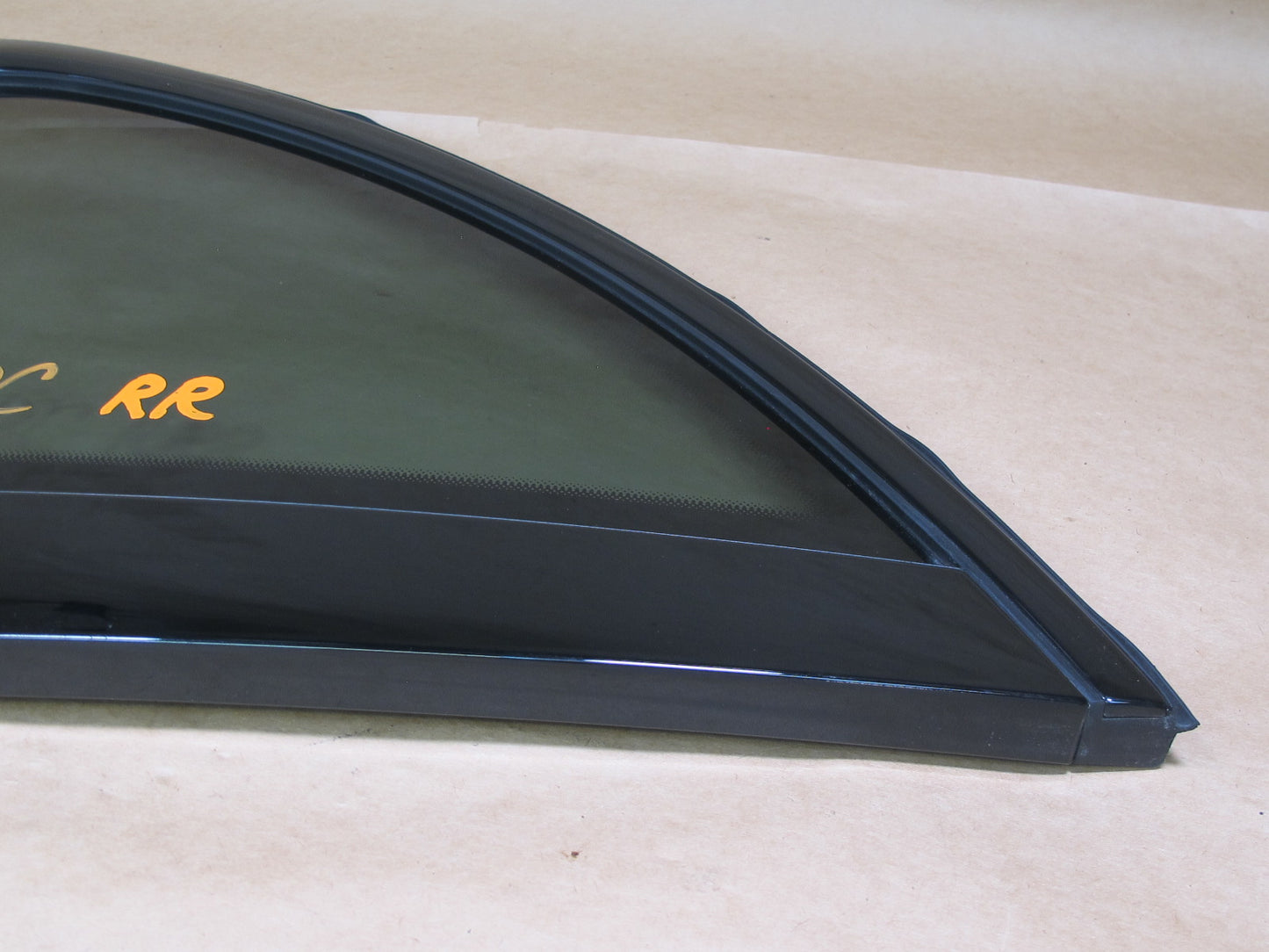 2011-2018 PORSCHE CAYENNE 958 REAR RIGHT DOOR QUARTER GLASS WINDOW