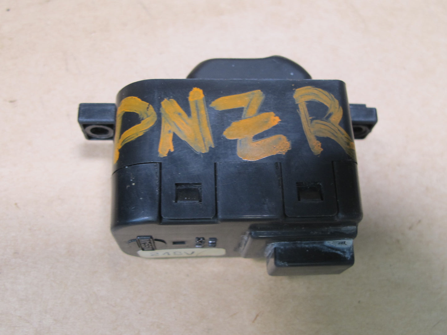 90-96 NISSAN Z32 300ZX RIGHT DOOR POWER WINDOW SWITCH OEM