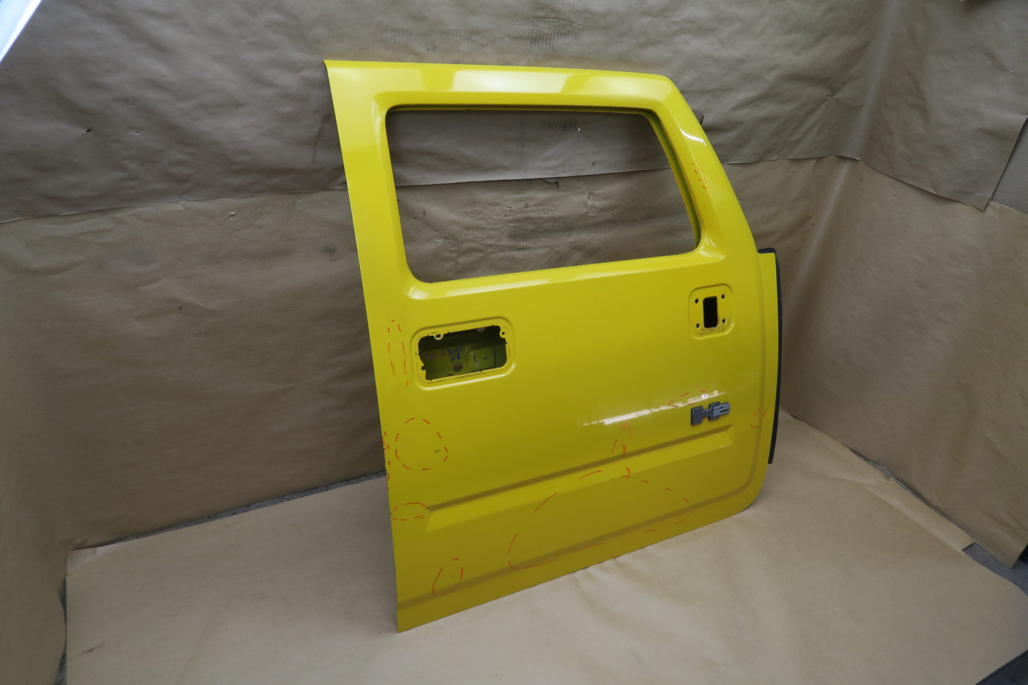 2003-2009 HUMMER H2 FRONT RIGHT PASSENGER SIDE EXTERIOR DOOR SHELL PANEL YELLOW