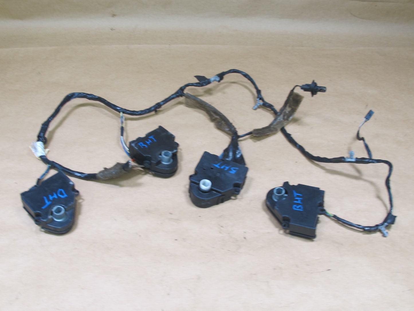 2003-2009 HUMMER H2 HVAC A/C AIR HEATER DOOR FLAP ACTUATOR MOTOR W/ WIRE SET