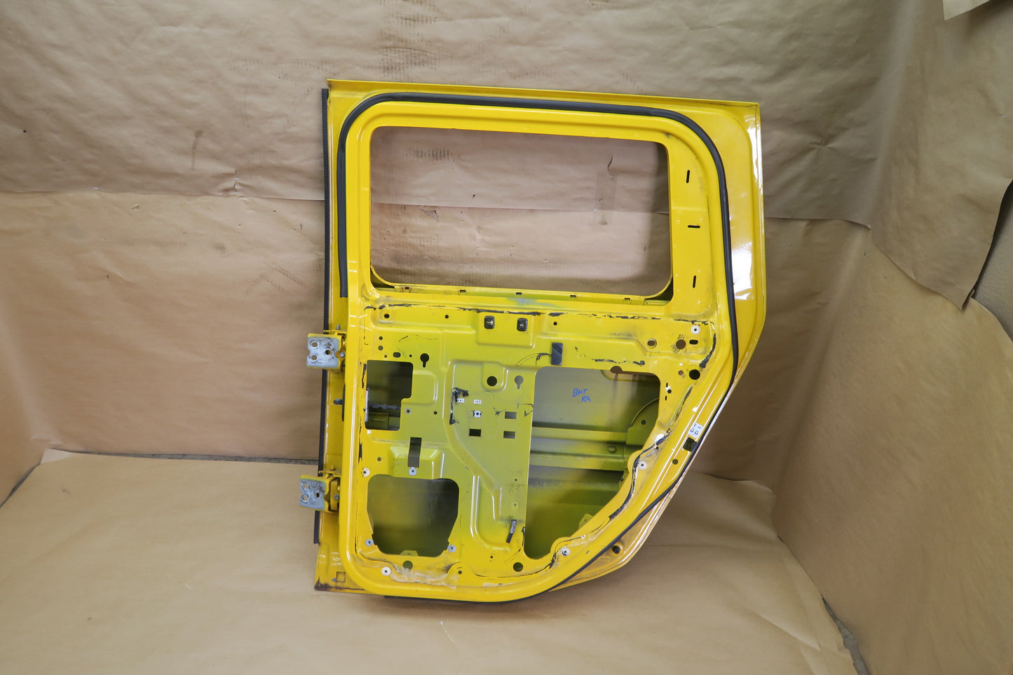 2003-2009 HUMMER H2 REAR RIGHT PASSENGER SIDE EXTERIOR DOOR SHELL PANEL YELLOW