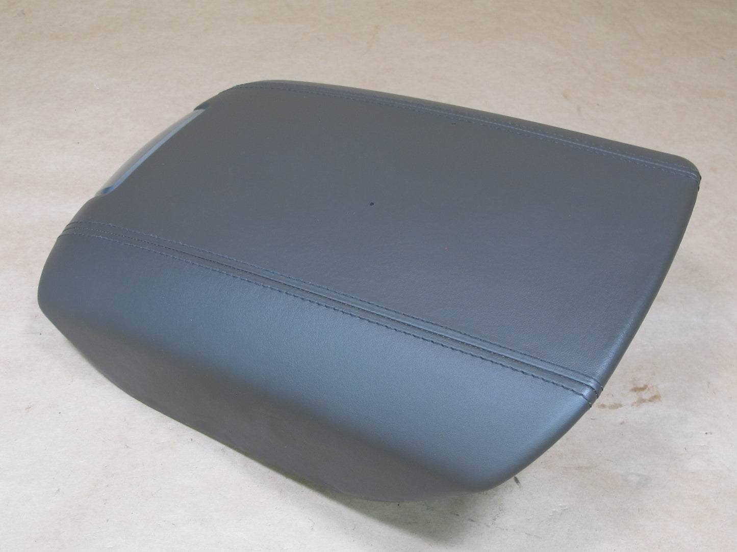 2011-2014 PORSCHE CAYENNE 958 CENTER CONSOLE LEATHER ARMREST LID COVER