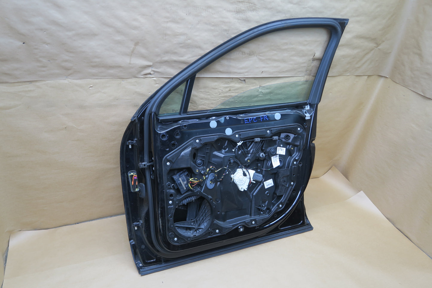 2011-2018 PORSCHE CAYENNE 958 FRONT RIGHT DOOR SHELL PANEL W GLASS