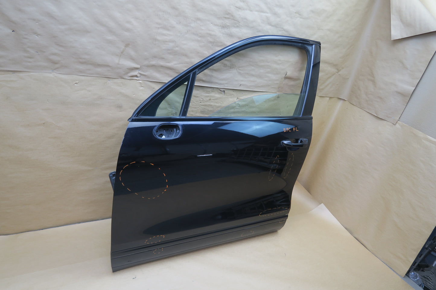 2011-2018 PORSCHE CAYENNE 958 FRONT LEFT DOOR SHELL PANEL W GLASS