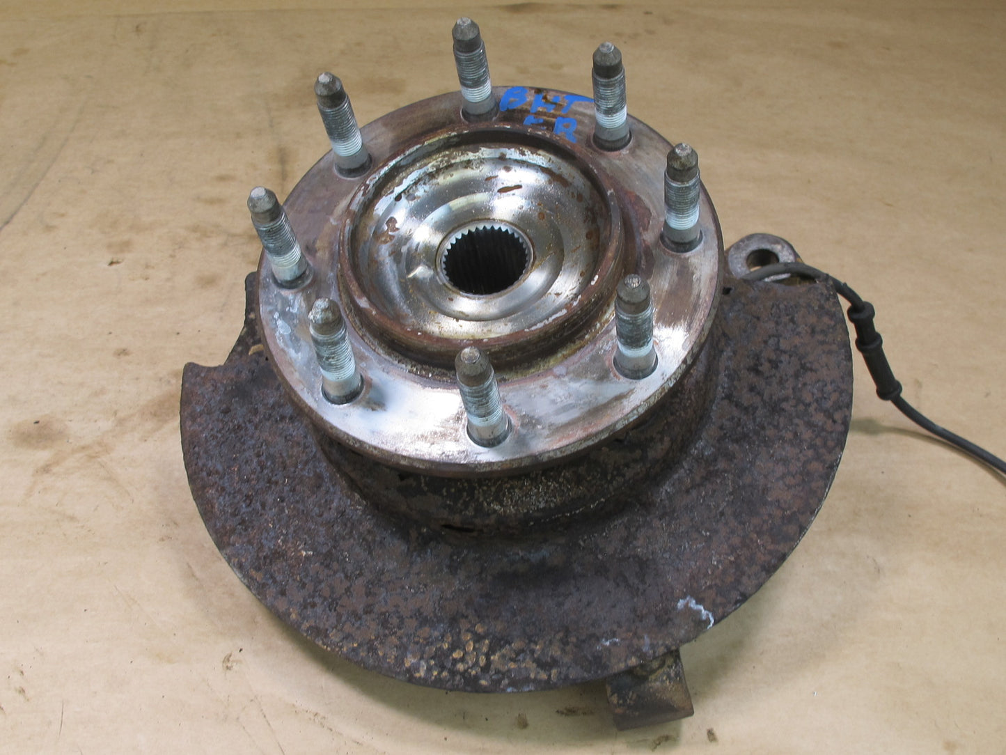 2003-2007 HUMMER H2 FRONT RIGHT PASSENGER SIDE SPINDLE KNUCKLE WHEEL HUB