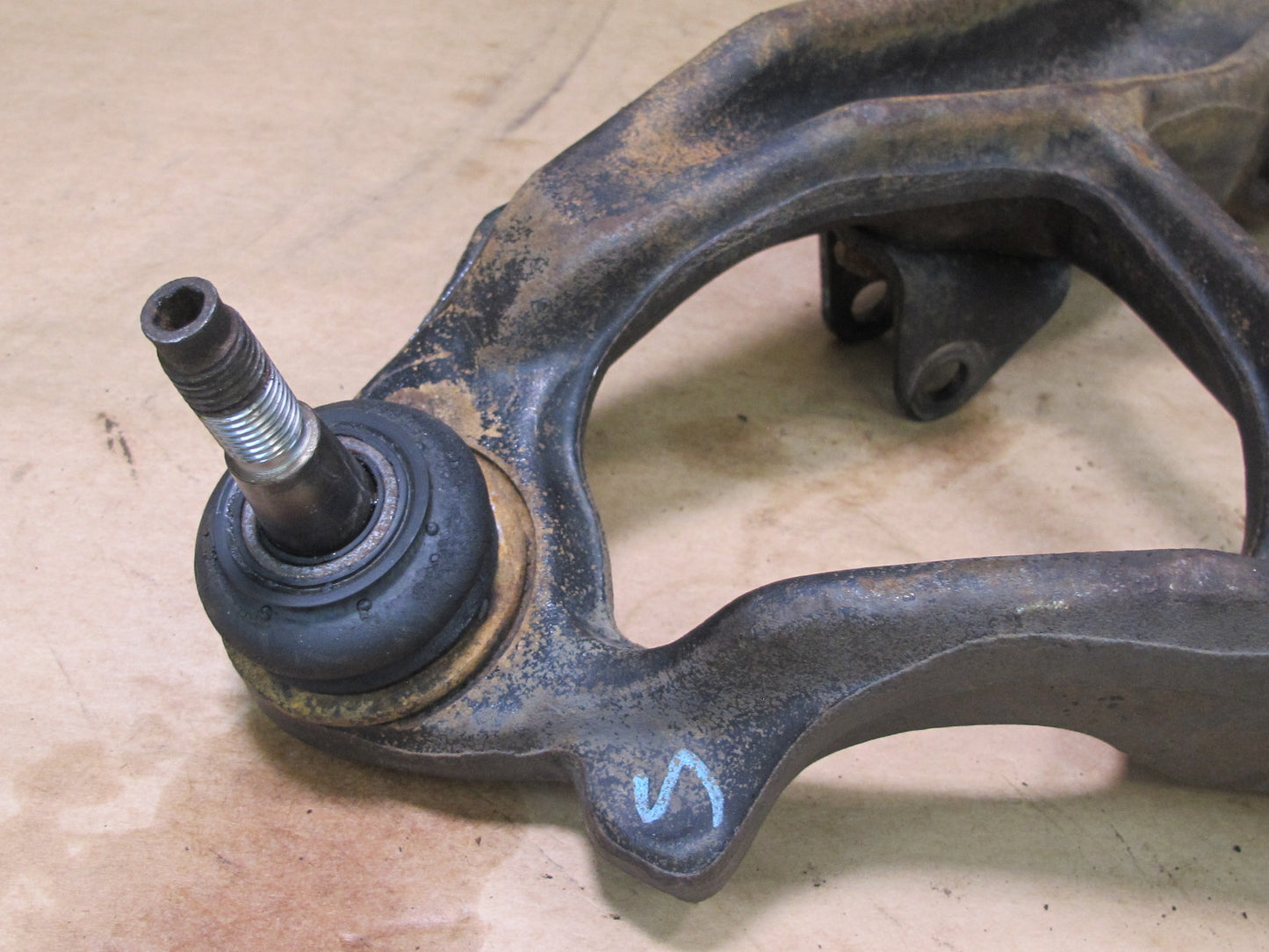 2003-2009 HUMMER H2 AWD FRONT RIGHT PASSENGER SIDE LOWER CONTROL ARM