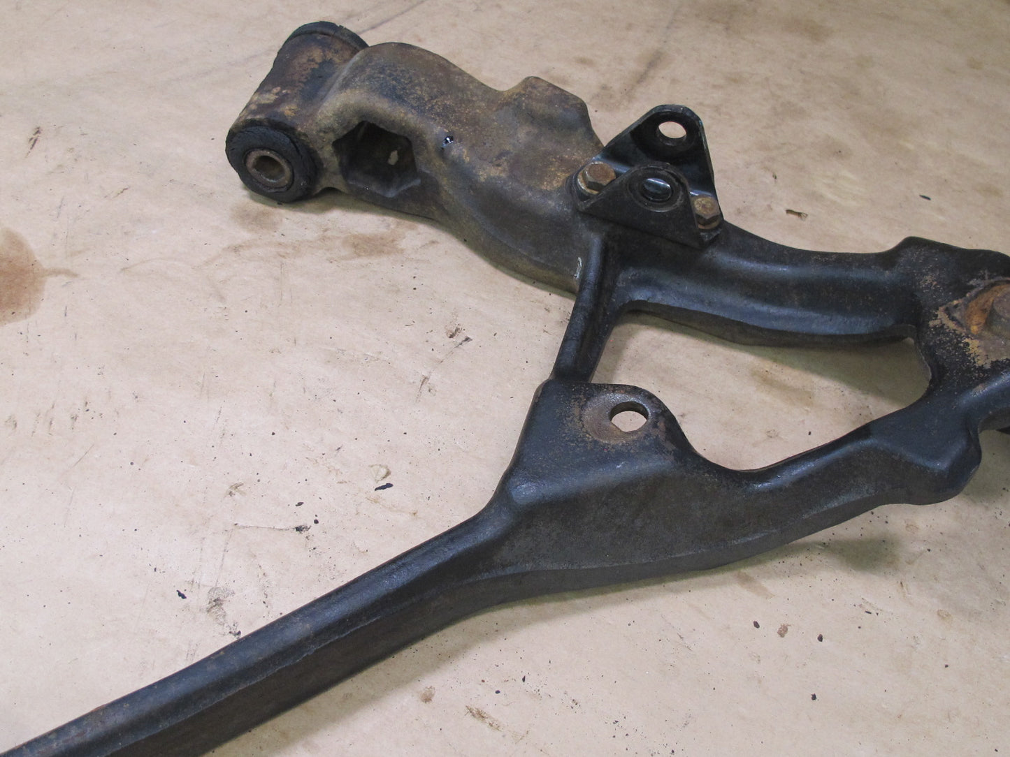 2003-2009 HUMMER H2 AWD FRONT RIGHT PASSENGER SIDE LOWER CONTROL ARM