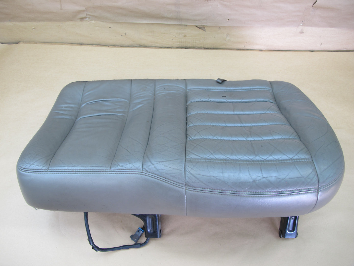 2003-2007 HUMMER H2 REAR LEFT DRIVER SIDE SEAT LOWER CUSHION LEATHER